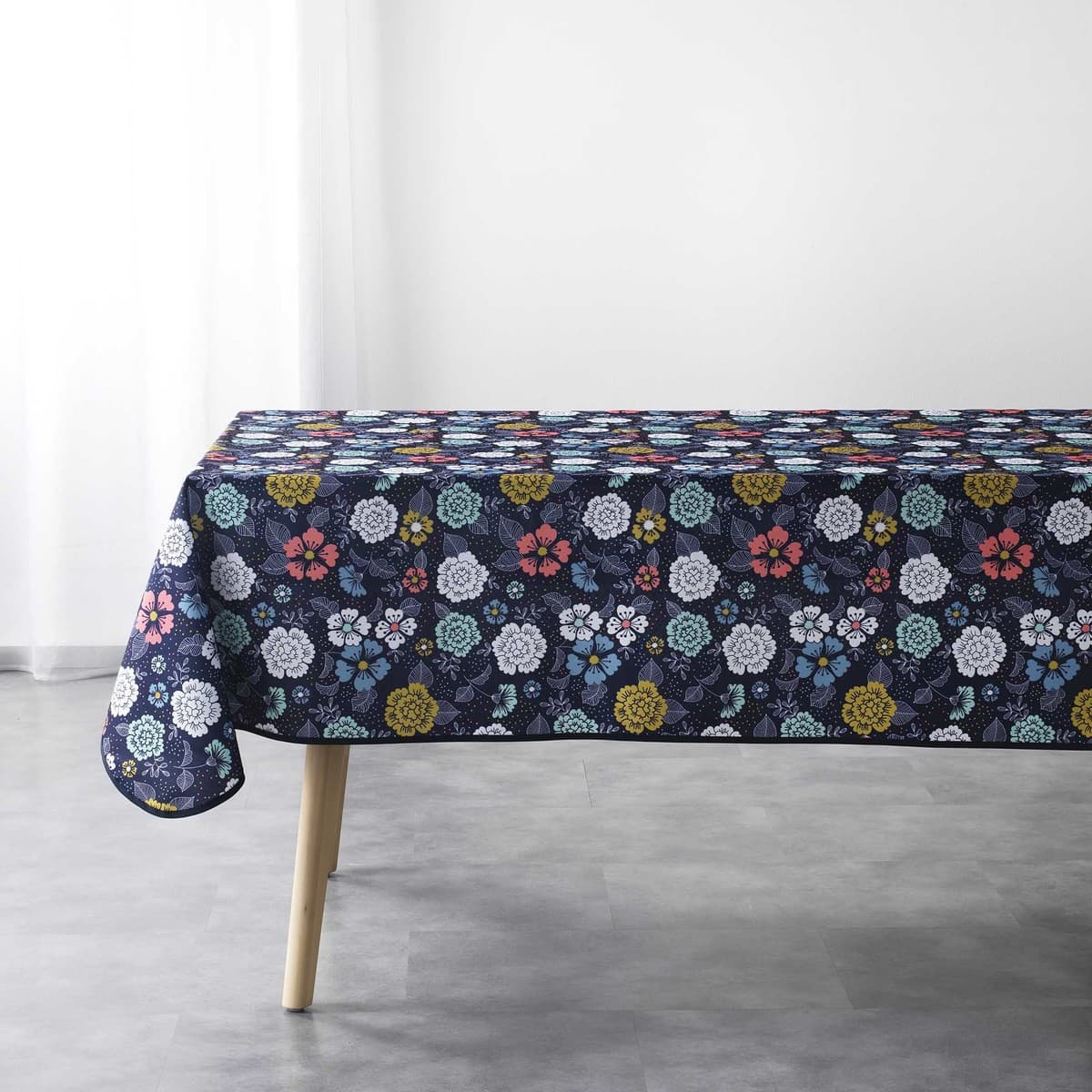 Douceur d intérieur NAPPE RECTANGLE 150 x 240 CM POLYESTER IMPRIME LILY BLEU Modrá