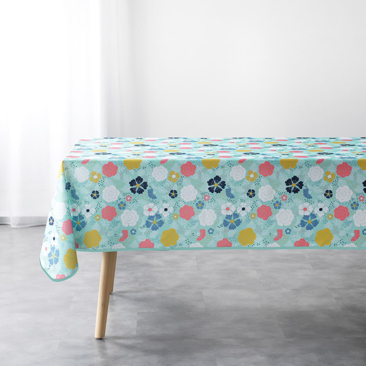 Douceur d intérieur NAPPE RECTANGLE 150 x 240 CM POLYESTER IMPRIME LILY MENTHE ruznobarevne