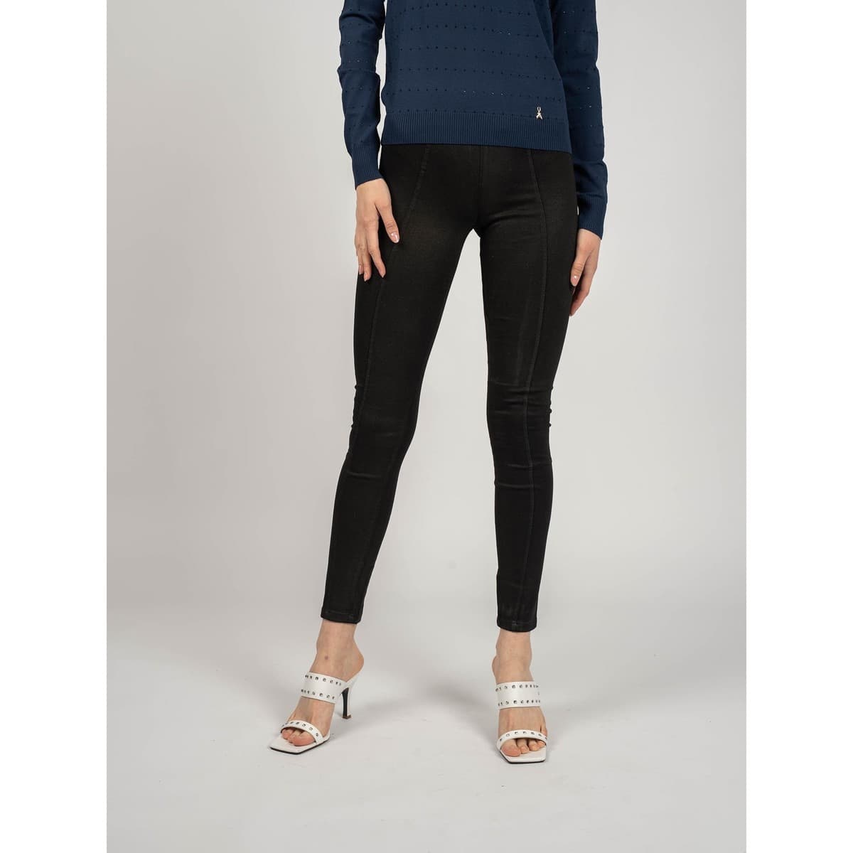 Guess WW54AA3-D1ZYO-OILT-N Černá