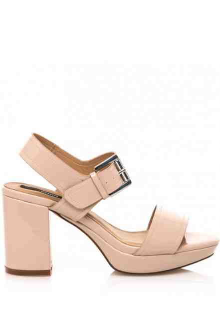 Tělové lesklé sandály na širším podpatku MTNG Velikost: 36