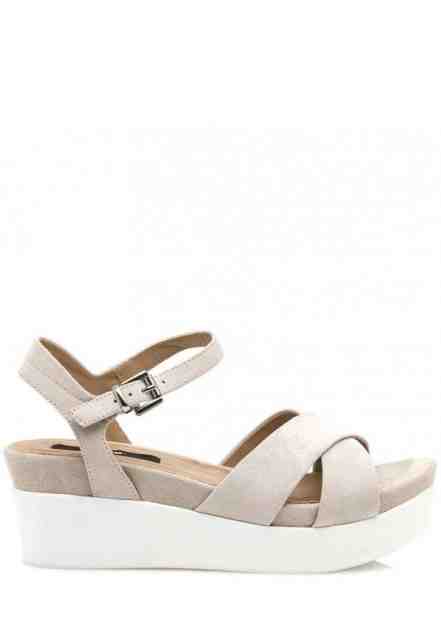 Béžové sandály na bílé platformě MTNG Velikost: 37