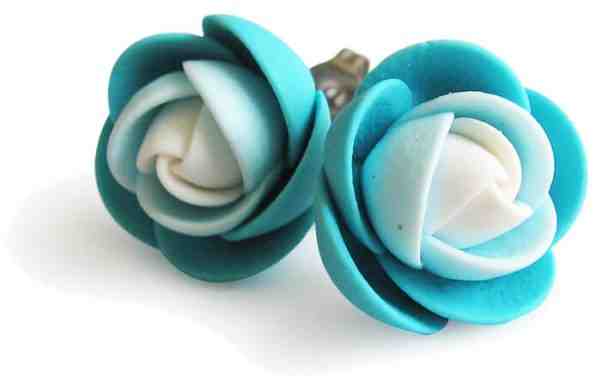 Troli Bílo-tyrkysové puzetové náušnice kytičky + 2 měsíce na vrácení zboží