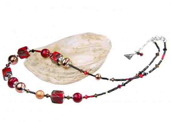 Lampglas Nepřehlédnutelný náhrdelník Bloody Mary 24karátovým zlatem v perlách Lampglas NCU11 + 2 měsíce na vrácení zboží