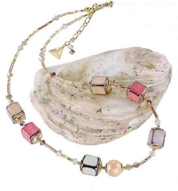 Lampglas Jemný náhrdelník Warm Touch z perel Lampglas NCU29 + 2 měsíce na vrácení zboží