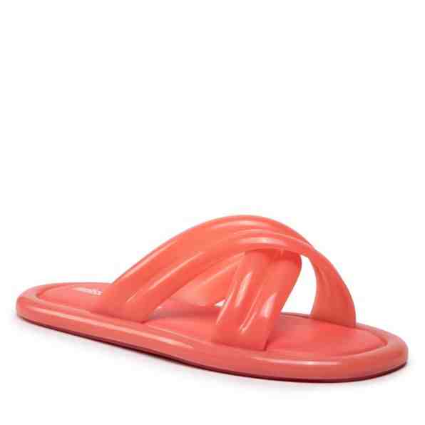 Melissa Cali + Larroude Ad 33605