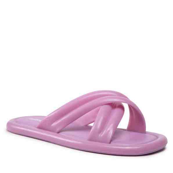 Melissa Cali + Larroude Ad 33605